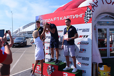 Игроки "Сочи" на картодроме Forza One Sochi