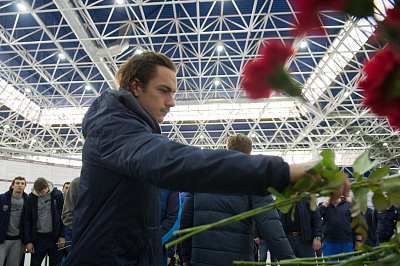 Возложение цветов в аэропорту г. Сочи