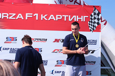 Игроки "Сочи" на картодроме Forza One Sochi