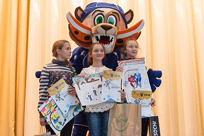 Награждение лауреатов конкурса детского рисунка (Адлерский район)