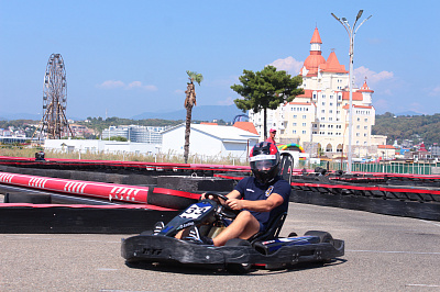 Игроки "Сочи" на картодроме Forza One Sochi