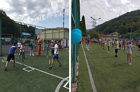 Хоккейный клуб «Сочи» устроил спортивный праздник в детском лагере