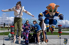 Талисман Лео и Sochi Queens представили ХК «Сочи» на празднике «Спортивный Сириус»